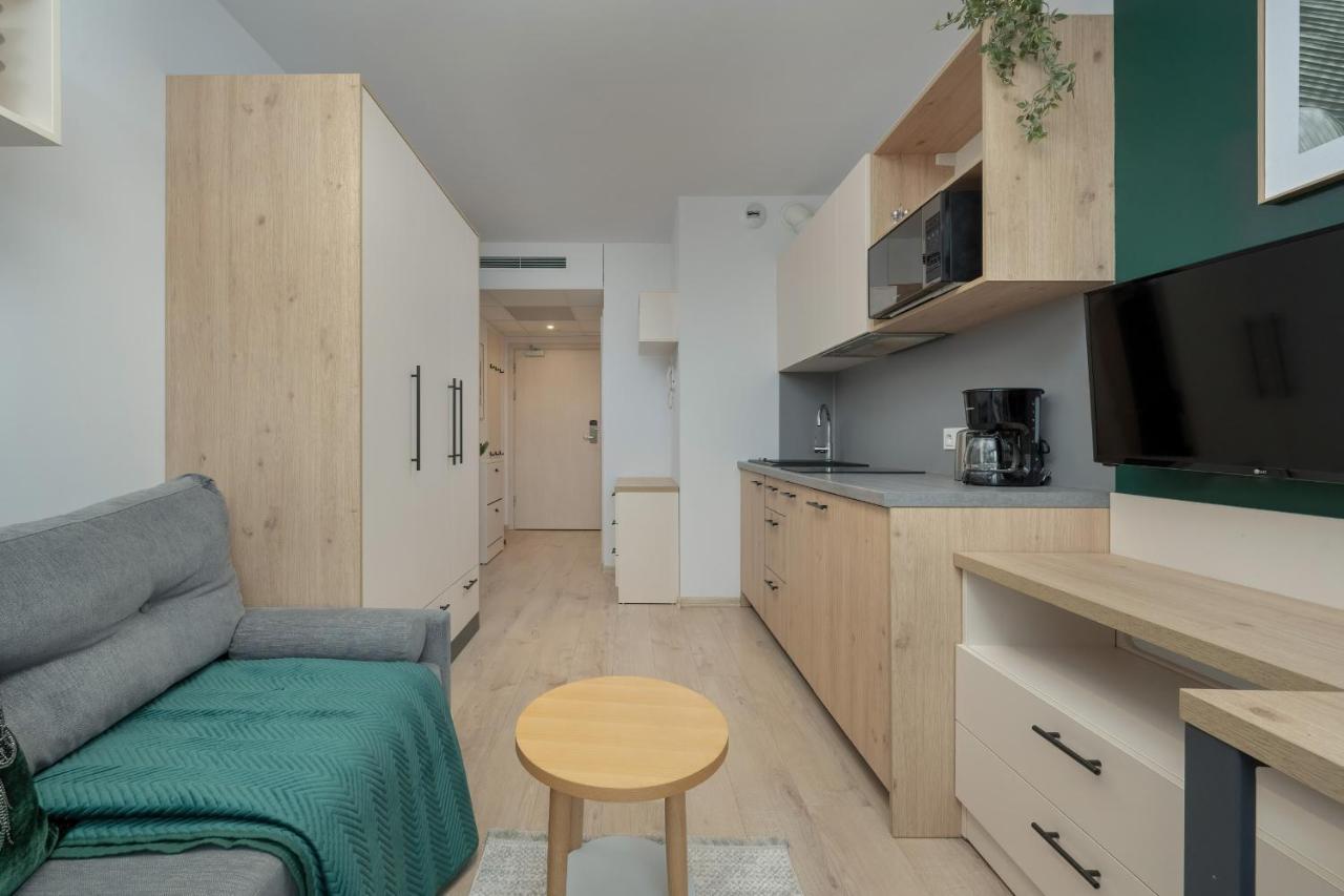 Trendy Studios With Home Office Near Wroclaw Main Station By Noclegi Renters Экстерьер фото