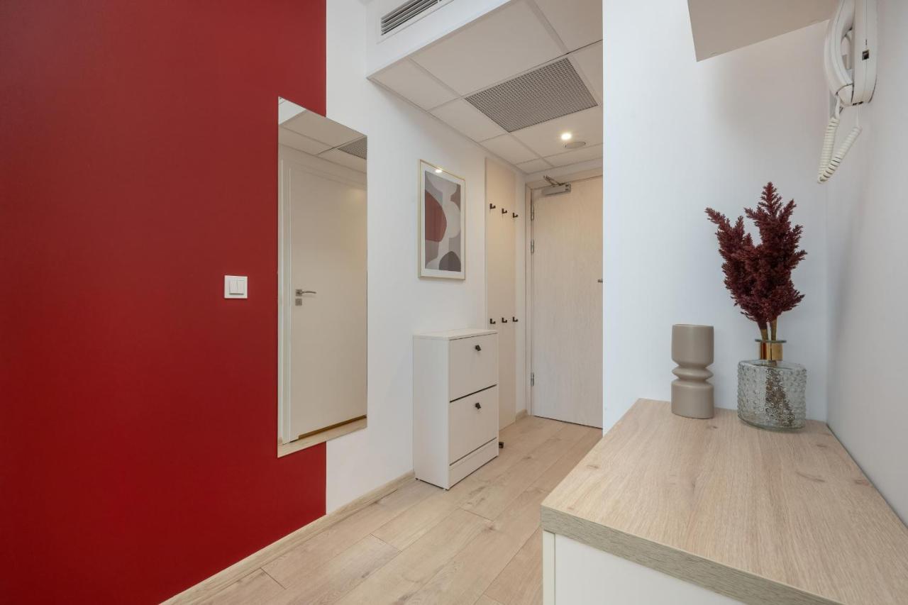 Trendy Studios With Home Office Near Wroclaw Main Station By Noclegi Renters Экстерьер фото